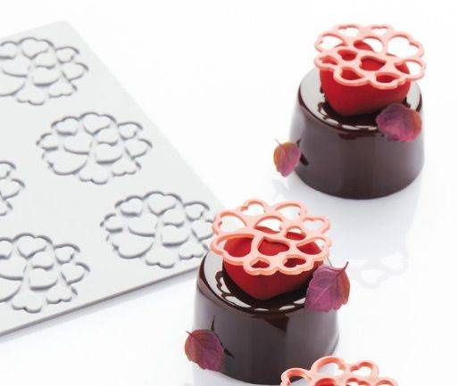 Форма силиконовая PAVODECOR для декора. "Сердца 2" d50мм h2мм, 1,6мл, 15 ячеек Pavoni PR008 Форма силиконовая PAVODECOR для декора. "Сердца 2" d50мм h2мм, 1,6мл, 15 ячеек Pavoni PR008