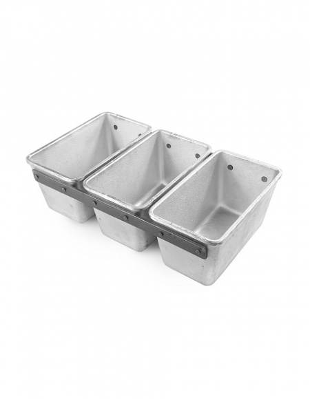 Форма для выпечки хлеба 17,0*9,5 см. h=9 см. алюм. литая 3х -секционная 73110